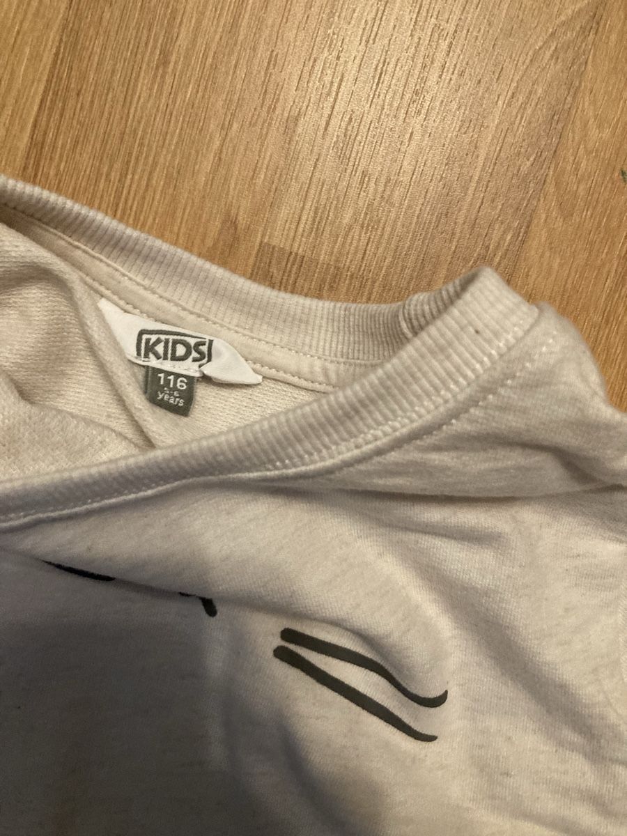 Pullover & Sweatshirts: Hasen Pullover Gr. 116 – Gebraucht aus Emmenbrücke von JJ_89 2