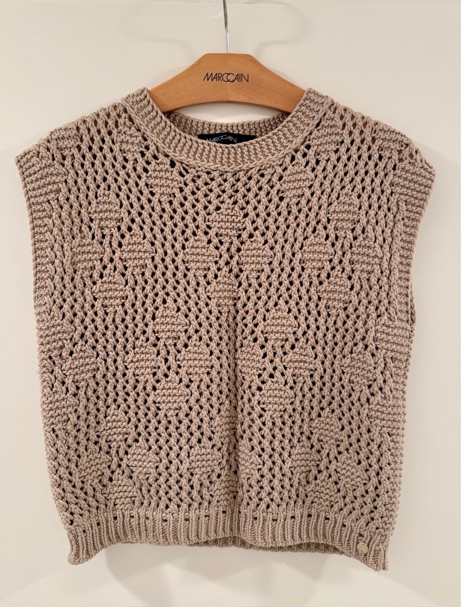 Marc Cain Maglioni & Felpe: MARC CAIN Armelloser Pullover G.34(1) – Usato da Oberwil BL venduto da DANA_FOX 1
