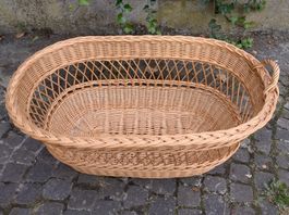 grosser schöner ovaler WEIDENKORB / Zeine / Wäschekorb