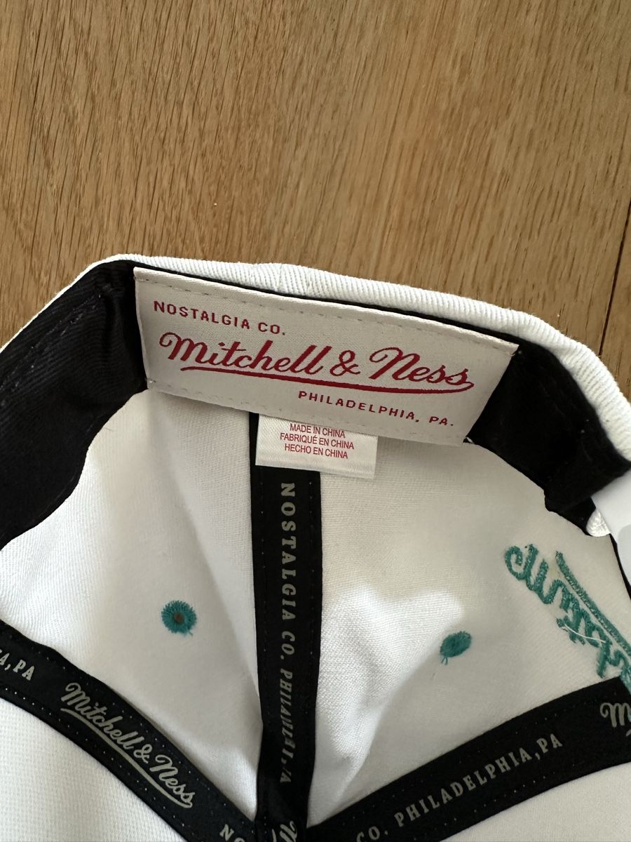 Mitchell & Ness Copricapi, berretti & cappellini: Mitchell & Ness Vancouver Grizzlies Snapback Cap - Neu – Nuovo (secondo la descrizione) da Busswil BE venduto da verowo 3