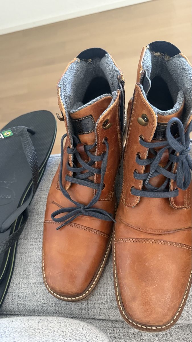 Chaussures hommes: Schuhpaket Grösse 44 – D'occasion à Einsiedeln par M_a_r_c_e_l_o 4