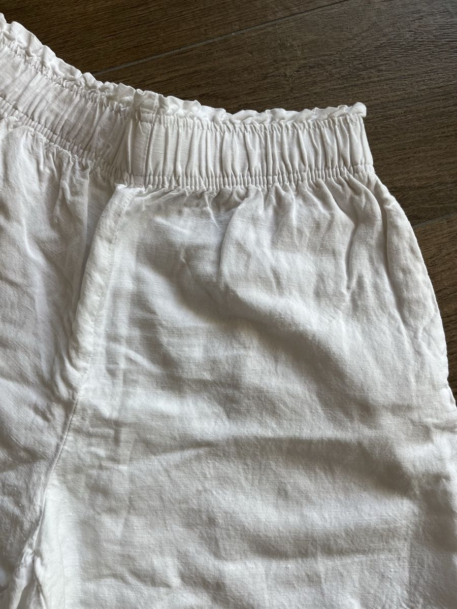 H&M Hosen: Short blanc H&M en lin, taille S – Gebraucht aus Hauterive NE von Lipal 1