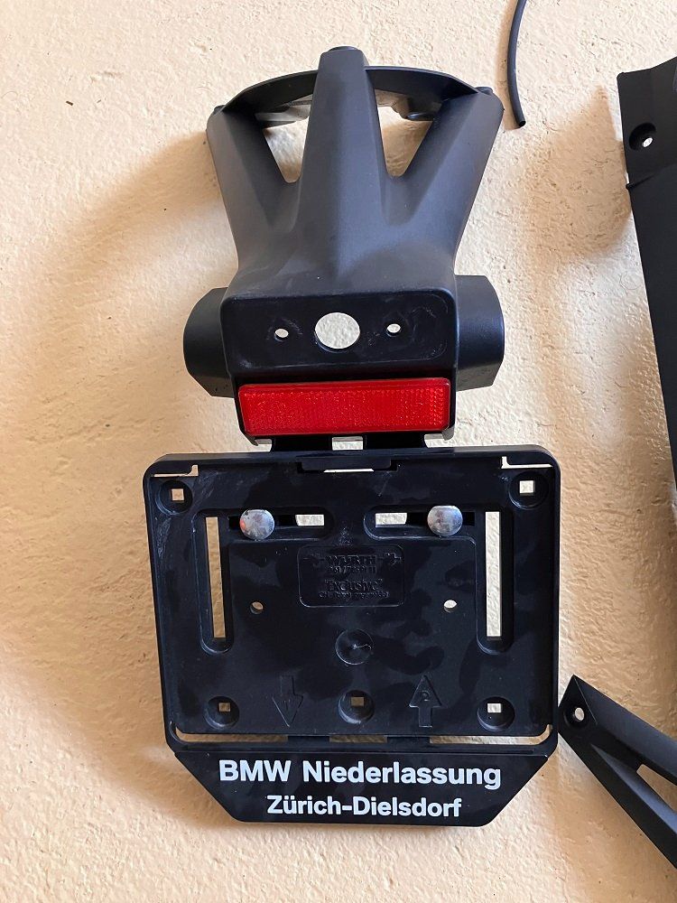 Tutti i ricambio per moto: BMW Motorrad Teile Soziusabdeckung Blinker Kennzeichenhal... – Nuovo (secondo la descrizione) da Gossau ZH venduto da rschumi 3