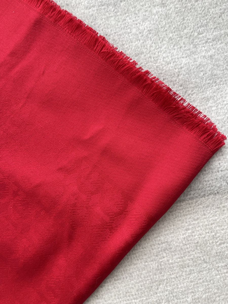 Salvatore Ferragamo Foulard & Sciarpe: Ferragamo Silk Wool Stola NEU – Nuovo (secondo la descrizione) da Wichtrach venduto da Adriana222 2