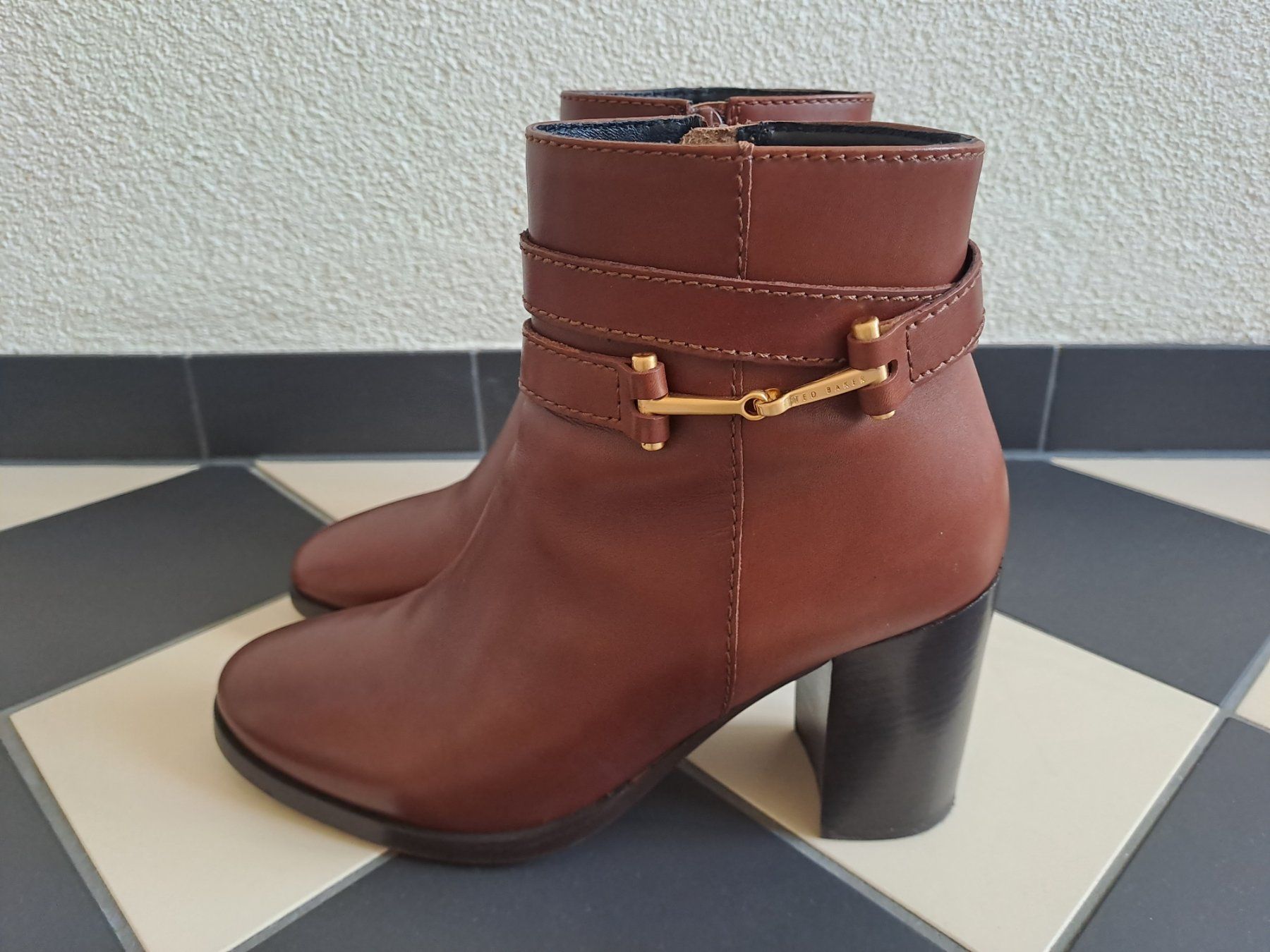 Ted Baker Scarpe da donna: Stiefel Leder Ted Baker – Usato da Wabern venduto da Atiswtr8