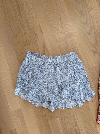 Drei Kurze Hose Damen Grösse S mit Bund guter Zustand