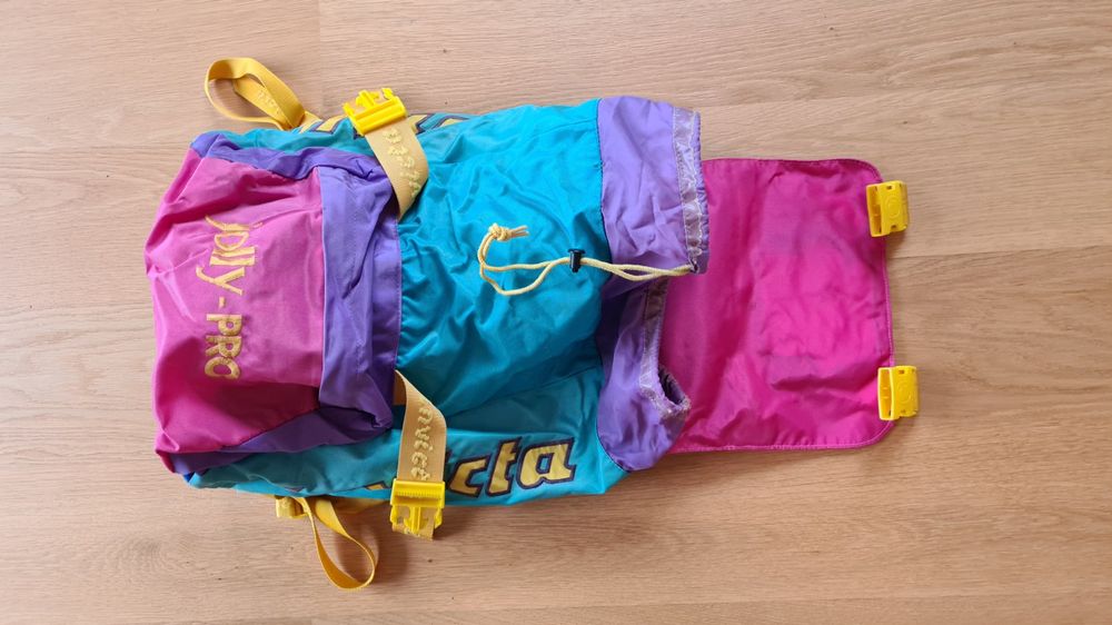 Original Vintage INVICTA Neon Farben Rucksack Anfang 90er (Gebraucht ...