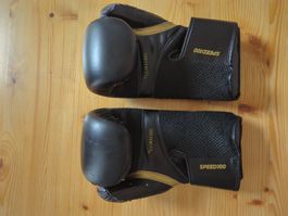 Boxhandschuhe zu verschenken