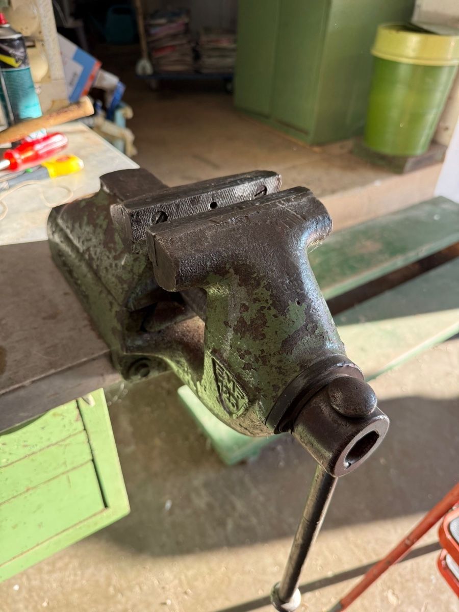 Tutti gli attrezzi: Schraubstock Schlegel 125mm – Usato da Mümliswil venduto da littledogshop