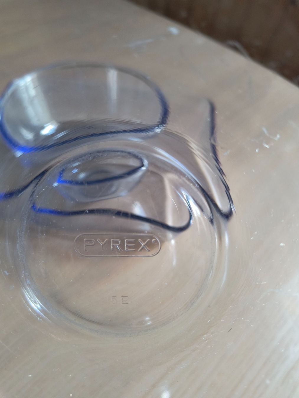 Pyrex Ciotole: 2x Pyrex Schüsseln + Pyrexform – Usato da Neuhausen am Rheinfall venduto da VALAMA 3