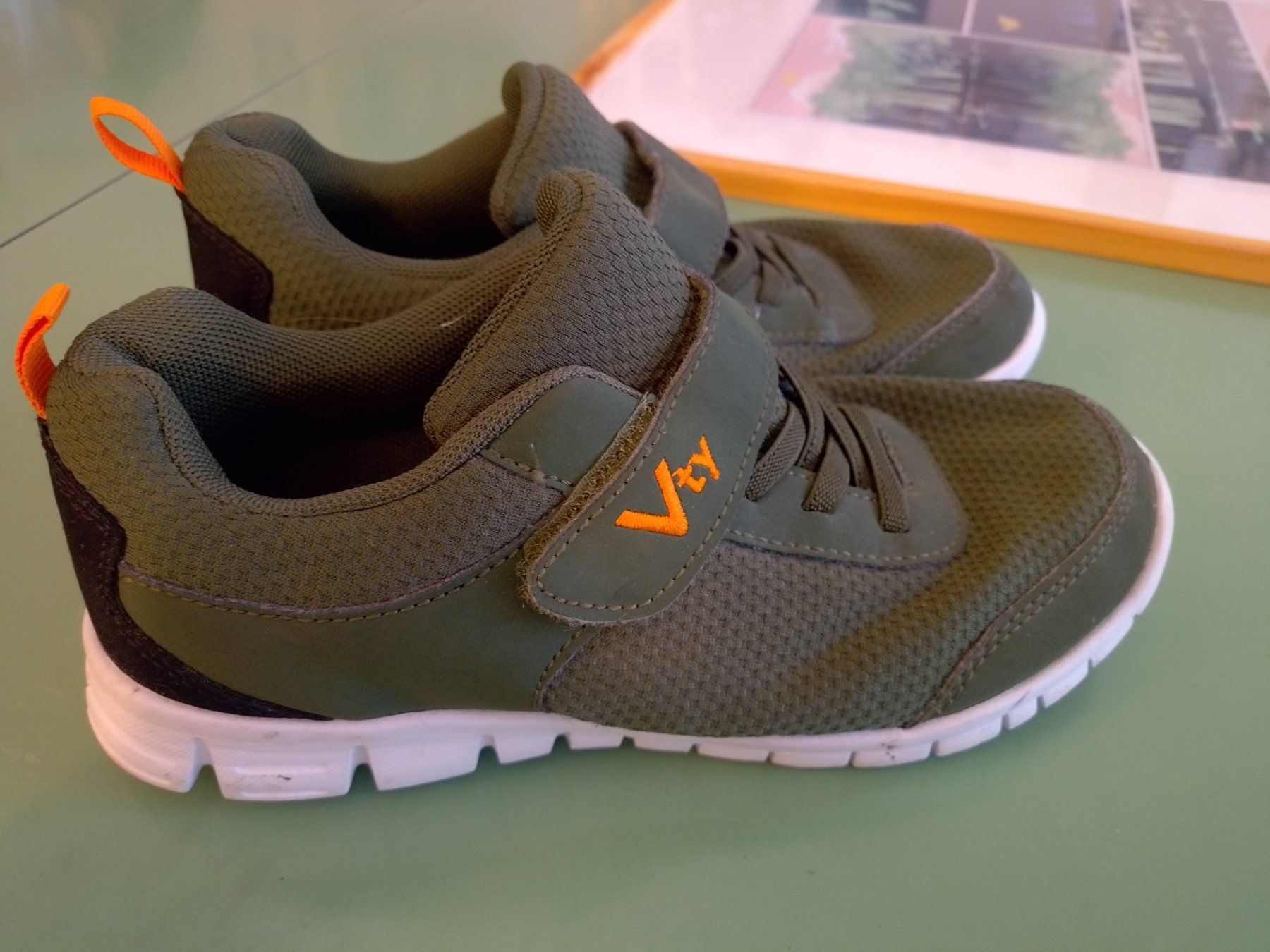 Victory Scarpe da uomo: Chaussures gym 33 – Usato da Fribourg venduto da mar_z757 1