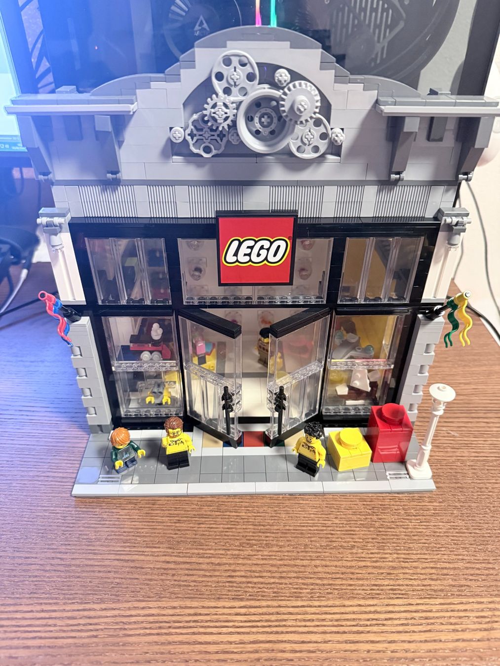 Lego Kit di costruzioni: LEGO 910009 Modular LEGO Store – Usato da Oberweningen venduto da SKAuction