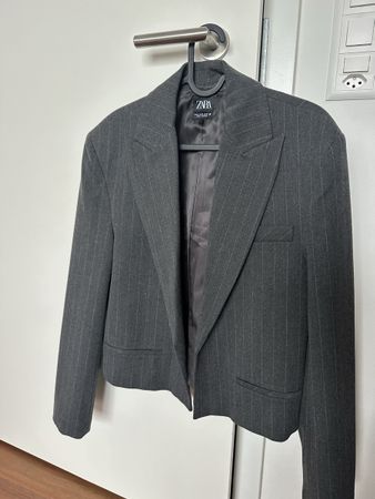 Zara grey suit with cropped blazer