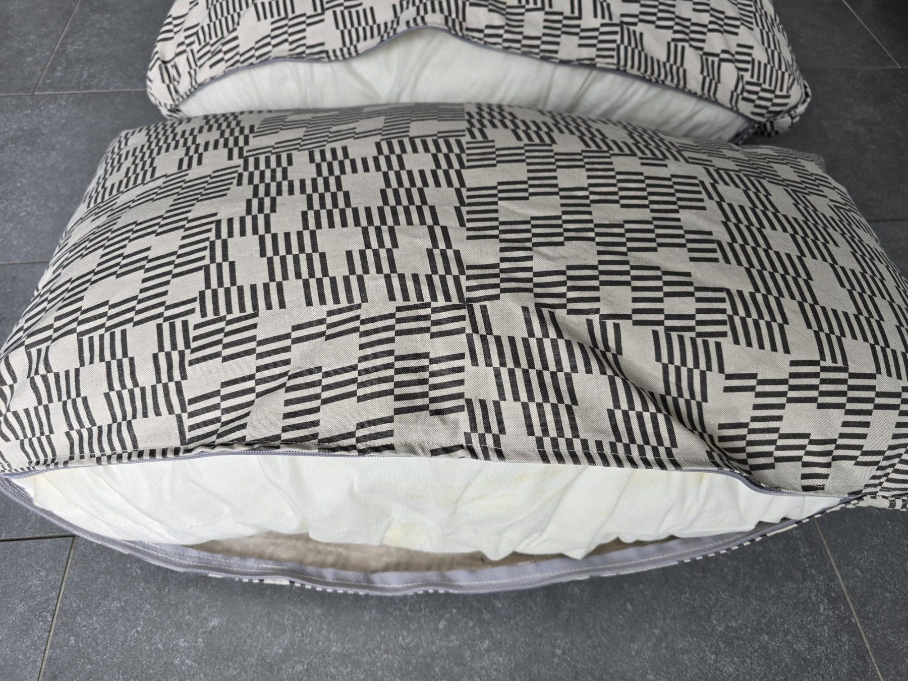 Ikea Cuscini: IKEA Vallentuna 3 Kissen – Usato da Hausen AG venduto da Vugri 3