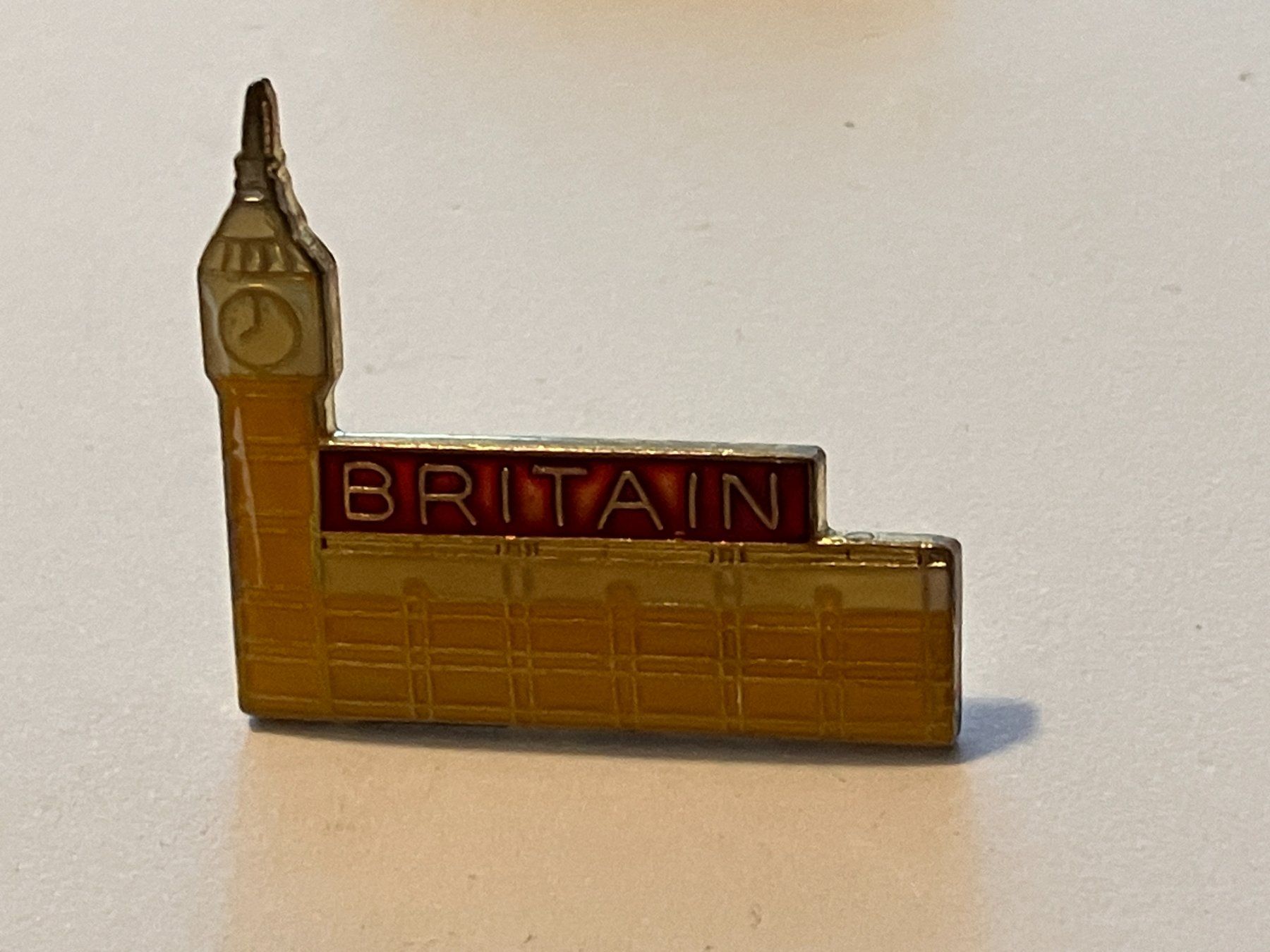 Placchette & Badge: 1 Pin Britain – Usato da Basel venduto da djwwpp