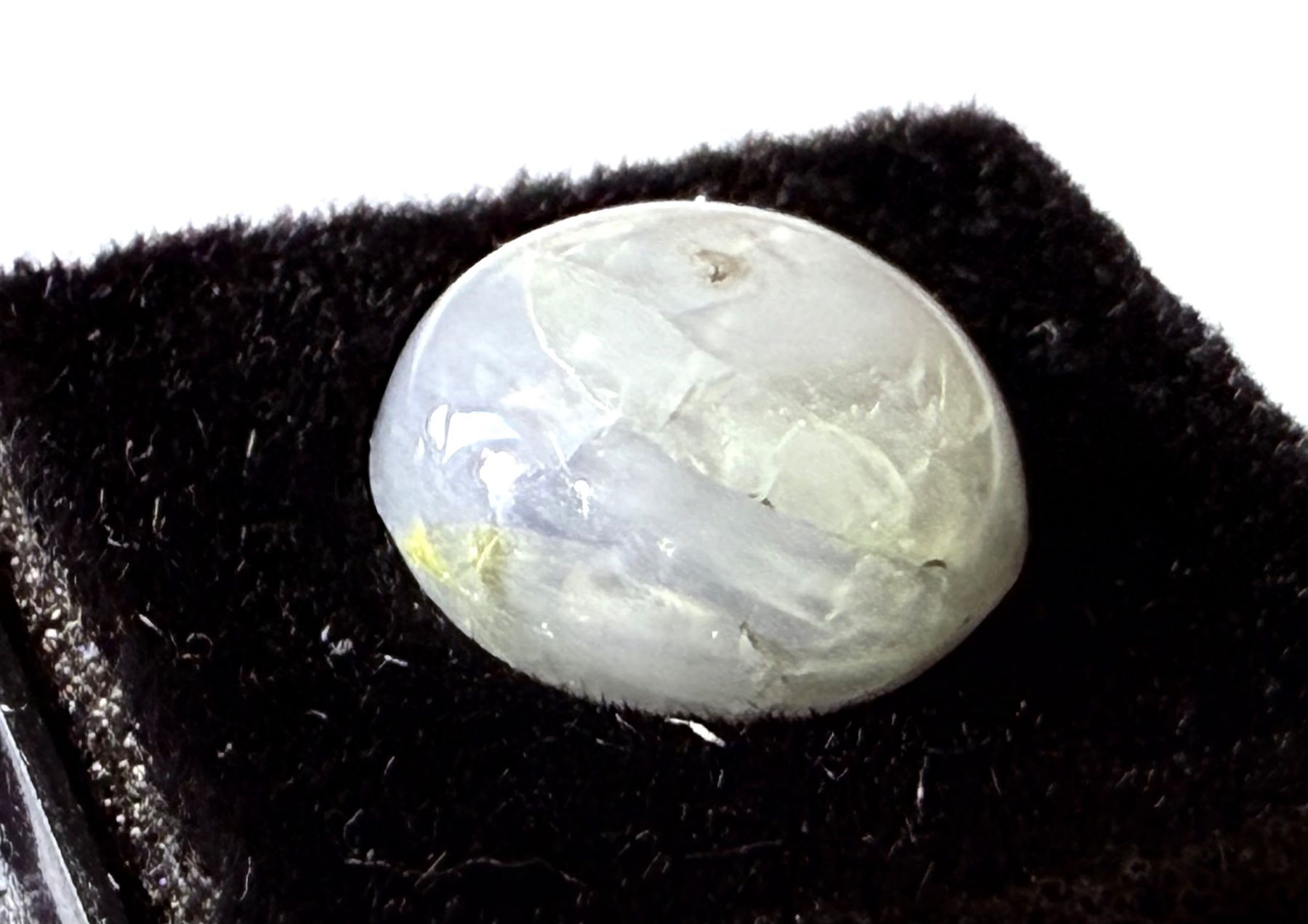 Pietre preziose: Echter, heller, grausilbriger Sternsaphir Cabochon – Nuovo e nell'imballaggio originale da Zuerich venduto da SonderArt-Wertgut