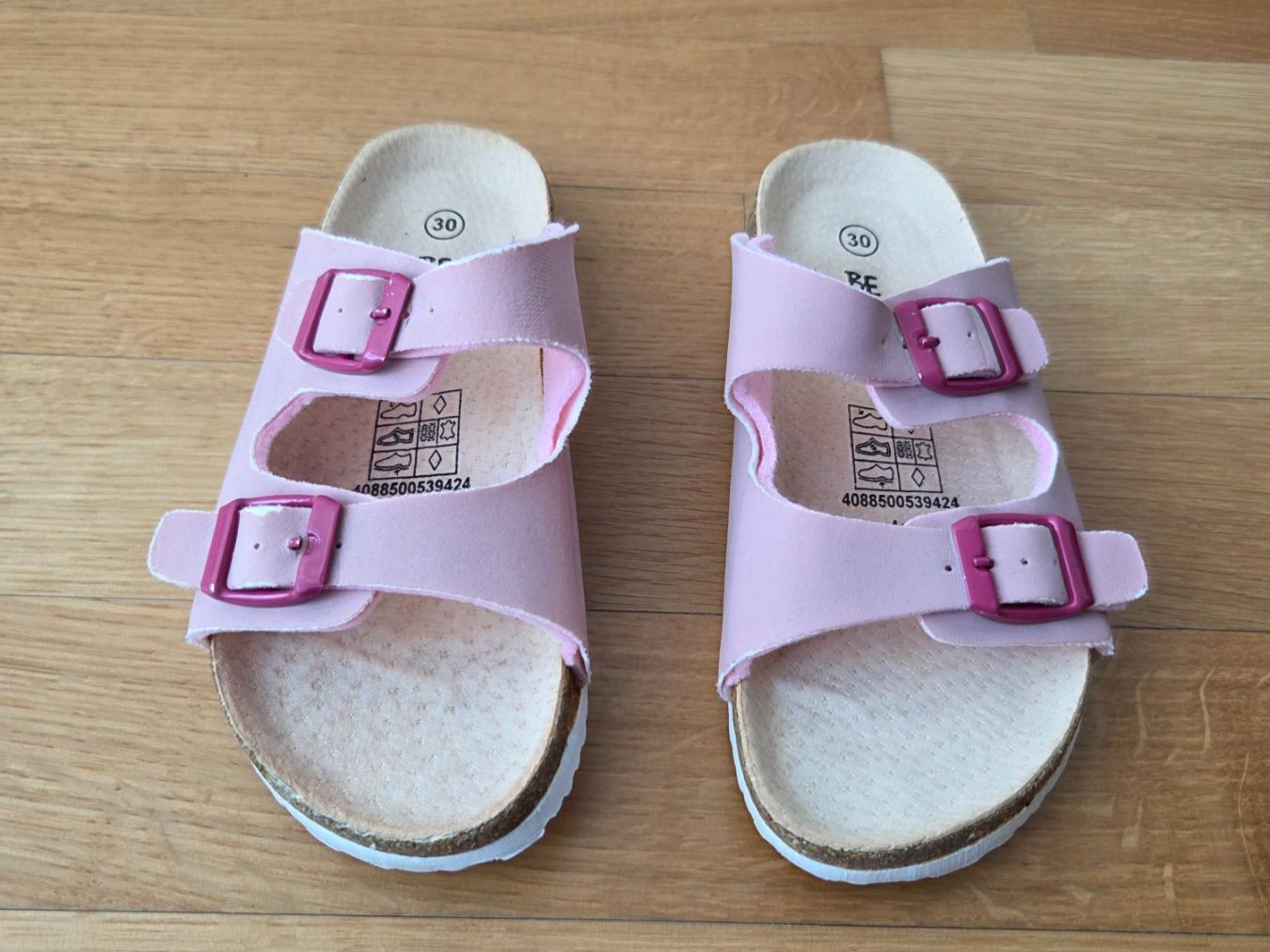 Schuhe für Mädchen: Hausschuhe in Gr. 30, gewaschen – Gebraucht aus Glattpark(Opfikon) von dememora