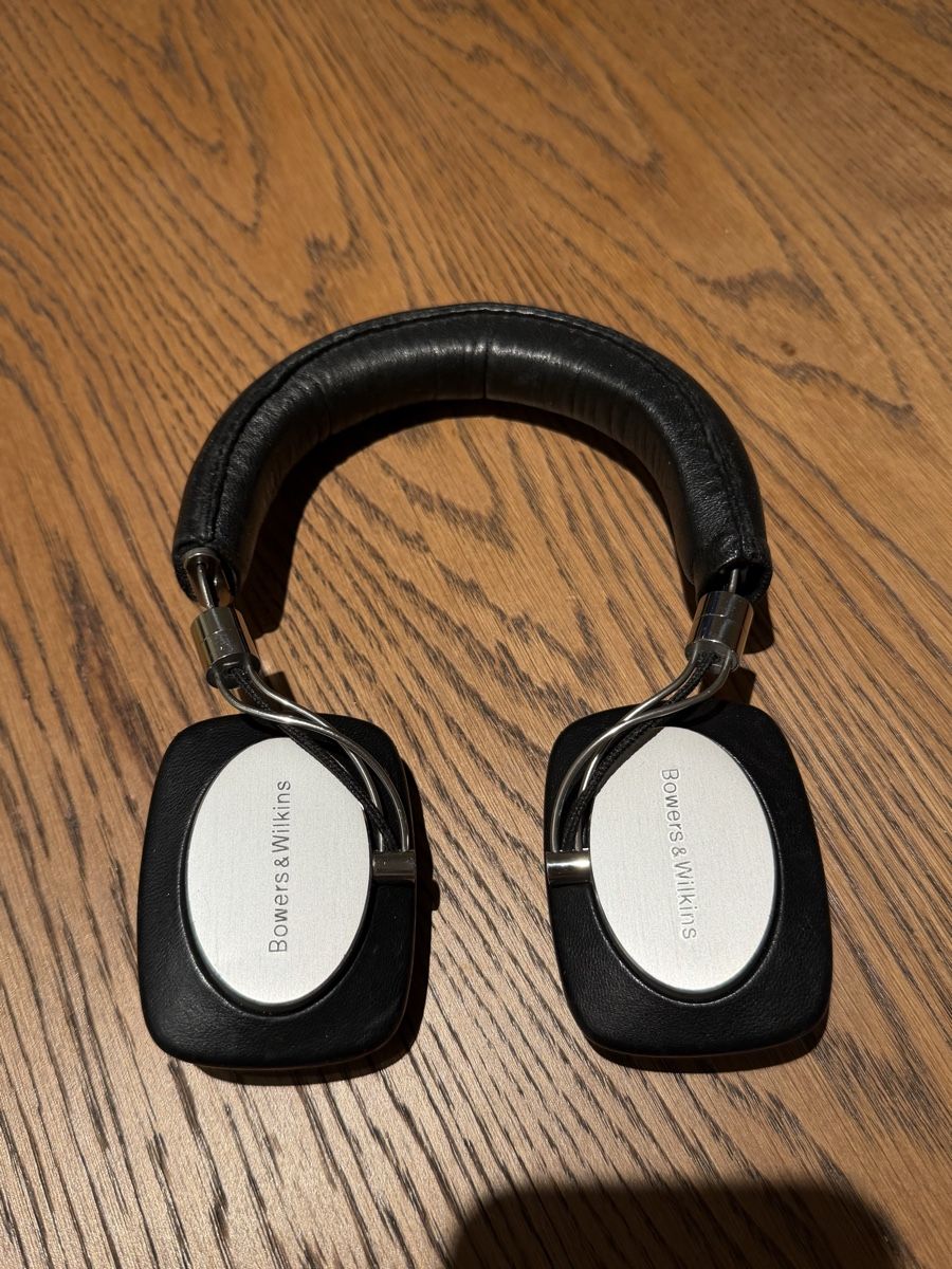 Bowers & Wilkins Cuffie: Bowers & Wilkins p5 – Usato da Zürich venduto da burbujita257