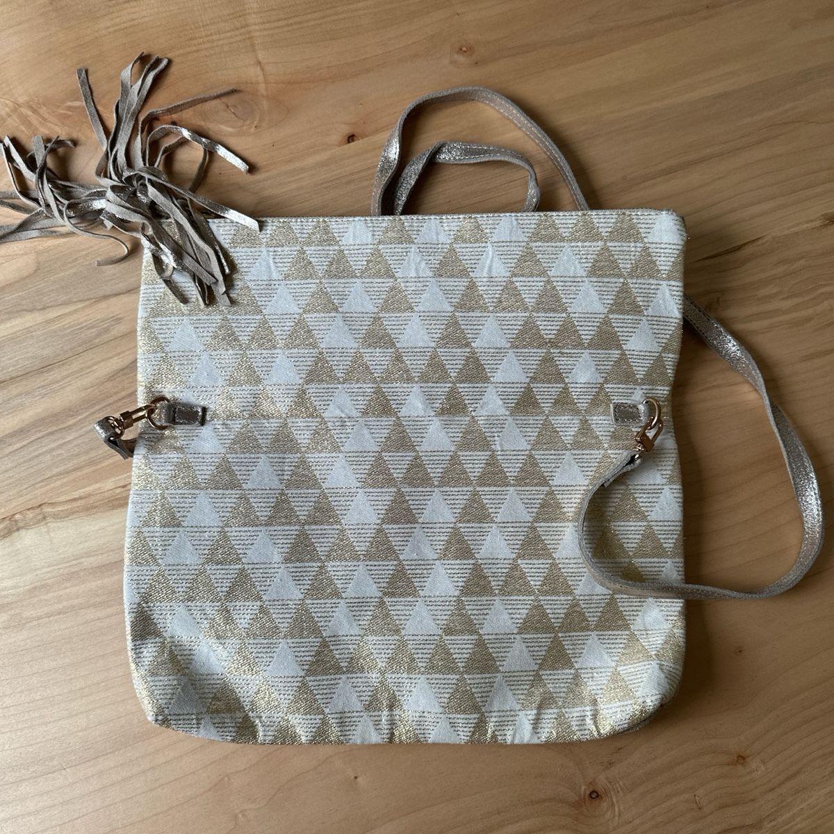 Borse da donna: Goldene Handtasche – Nuovo (secondo la descrizione) da Thalwil venduto da guffuchnopf 1