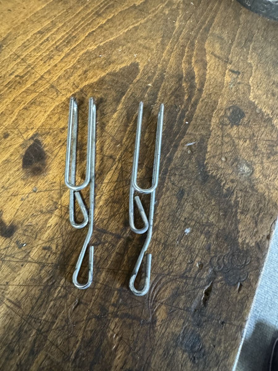 Parti ricambio per ciclomotori: Mofa Gabel Kabel Halter  – Usato da Dübendorf venduto da Sachs621 1