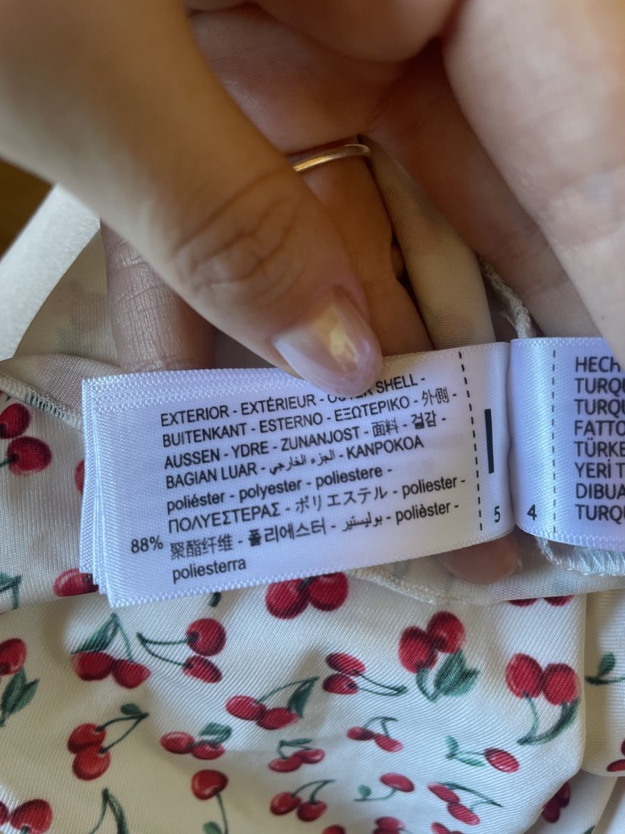 Bershka Top: Bershka Cute Cherry Print top – Nuovo (secondo la descrizione) da St-Gingolph venduto da Ynatka 2