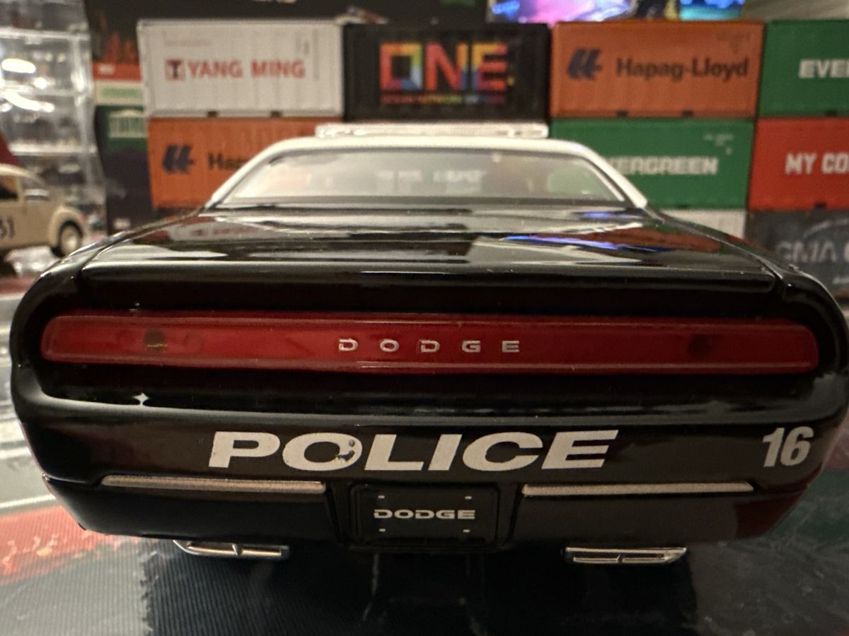 Dodge Modellautos: Polizei Dodge Challenger 1:18 – Neu (gemäss Beschreibung) aus Basel von Zomeg 7