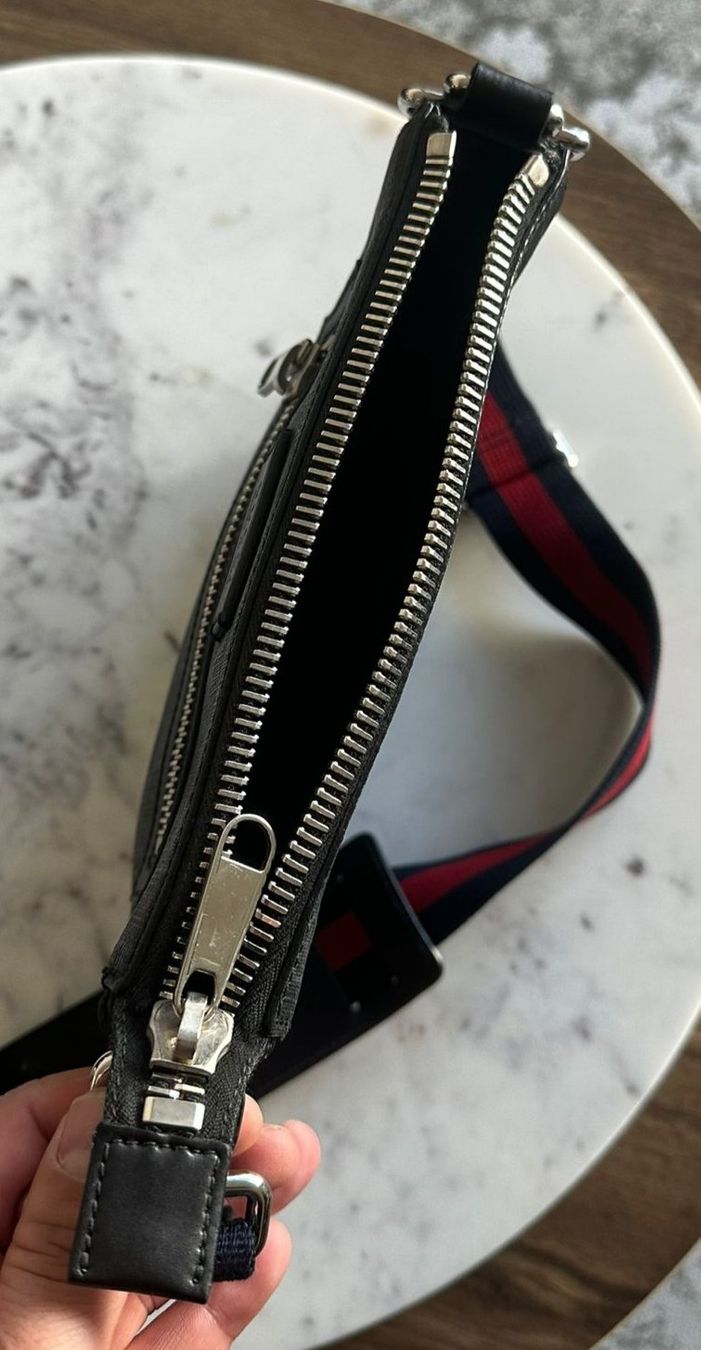 Gucci Sacs: Gucci Umhängetasche Herren – D'occasion à Müllheim Dorf par bea1970 2