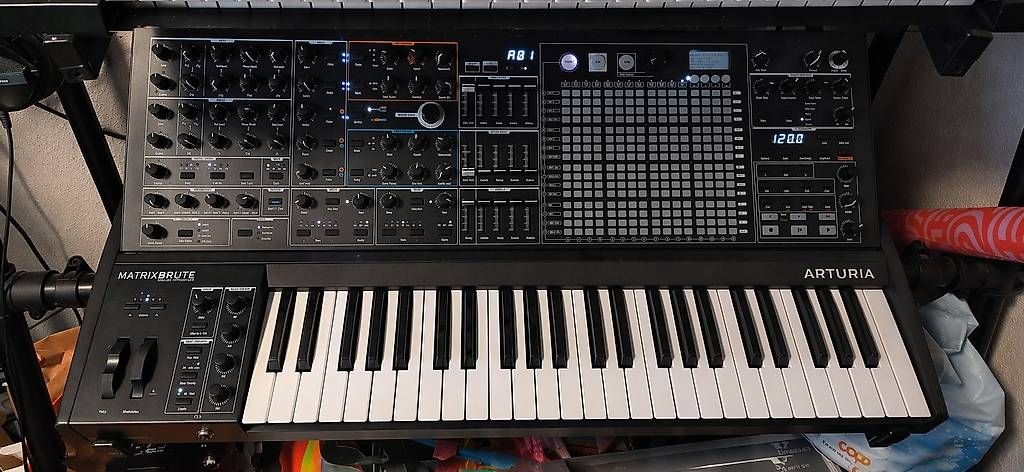 Strumenti musicali: Analog Synthesizer MatrixBrute - Excellent condition – Usato da Kloten venduto da kyl_n27k