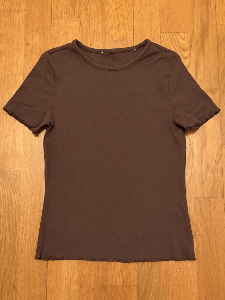 H&M T-shirts: T-Shirt H&M Braun Grösse S. – D'occasion à Adliswil par StephanieAnnina