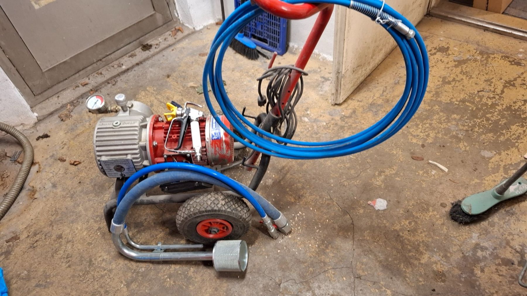 Pompe & Parti di ricambio: Airless Farbspritzgerät Larius Professionell – Difettoso da St.Gallen venduto da frontera5