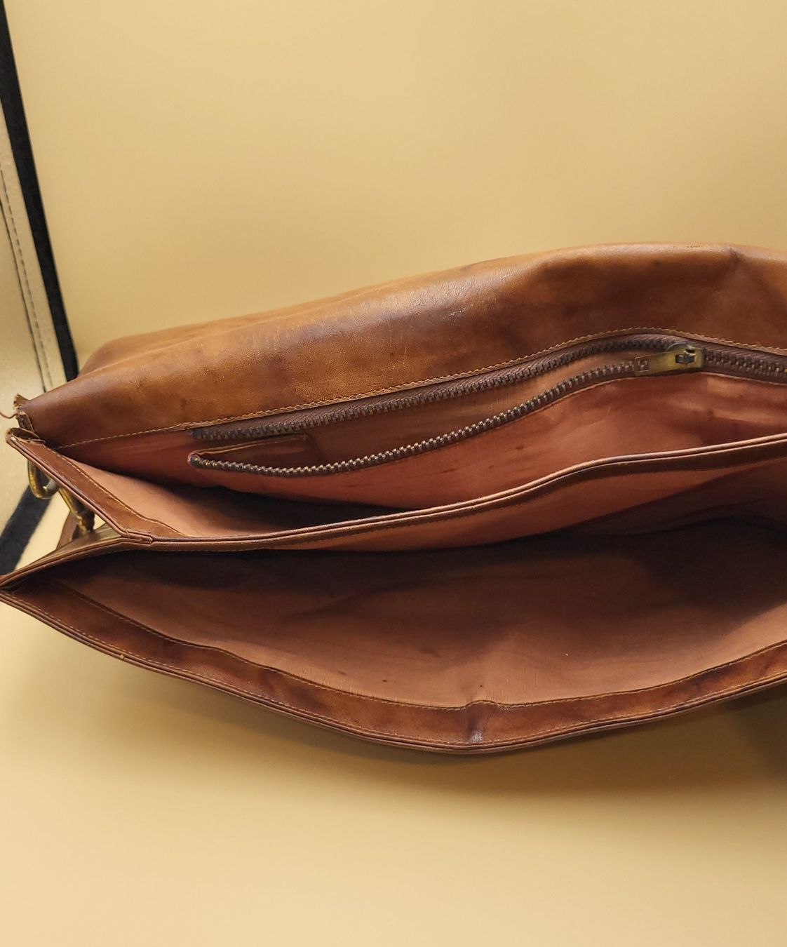 Taschen für Damen: Schicke Vintage Braun Ledertasche – Gebraucht aus Wald ZH von SwissPawnshop 1