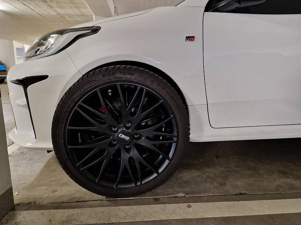 Pneus & Kompletträder: Toyota cerchioni 18 e copertoni – Gebraucht aus Viganello von enz_rds7 1
