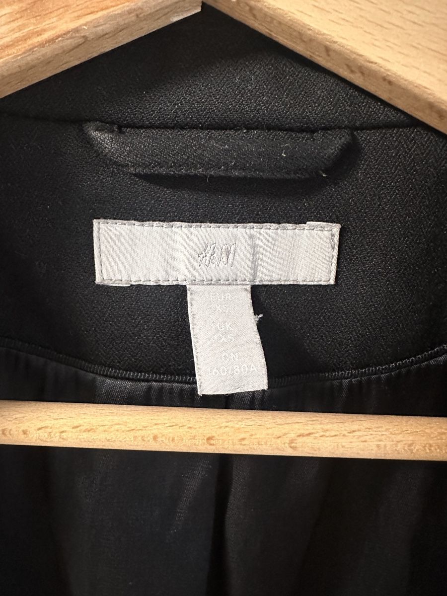 H&M Completi & Tailleur: Blazer – Usato da Chur venduto da Lorena7 2