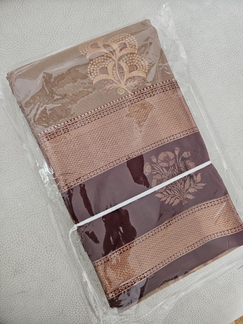 Vestiti: Semi kanchi pattu saree – Nuovo e nell'imballaggio originale da Les Acacias venduto da minnie6 1