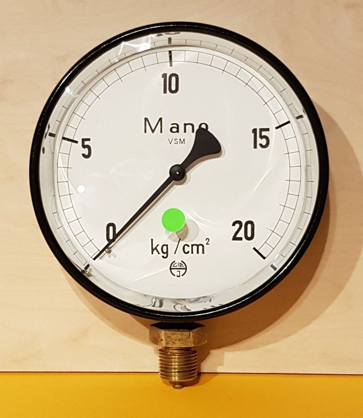 Attrezzi per industria metallurgica: Manometer Ø150 senkrecht, G1/2", 20bar – Usato da Schwyz venduto da osirishelvetica
