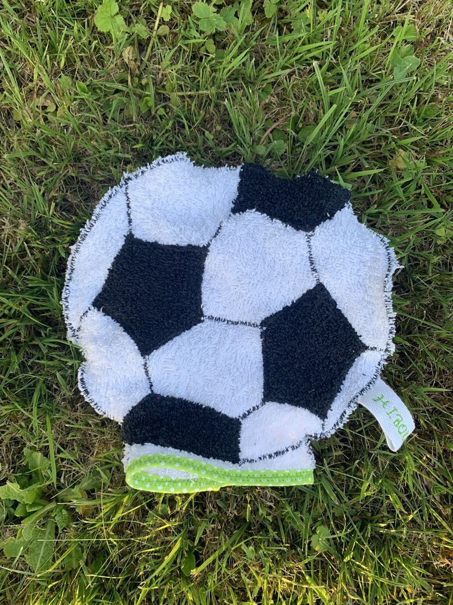 Cura del viso: Waschlappen Fussball – Nuovo e nell'imballaggio originale da Wetzikon ZH venduto da jol_6cb8