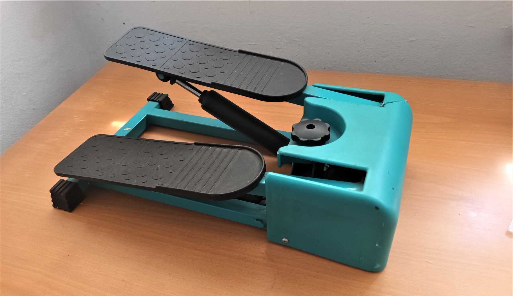 Hometrainer: Kompakter Mini-Stepper (Hydraulik-Stepper) für das Heimtrain – Gebraucht aus Vaduz von Bergtiger 4