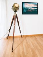 Vintage Filmscheinwerfer Stehlampe mit Holzstativ