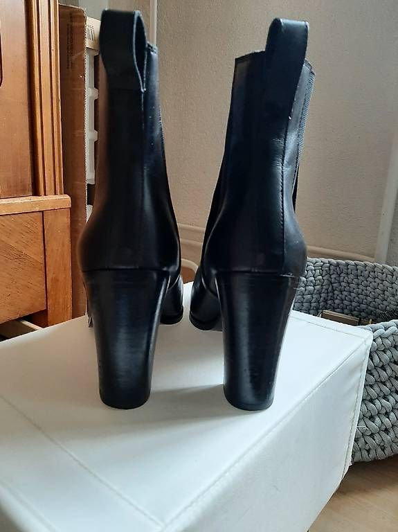 Damenschuhe: Massimo Dutti Lederstiefeletten – Gebraucht aus Bern von BeaLehmann 1