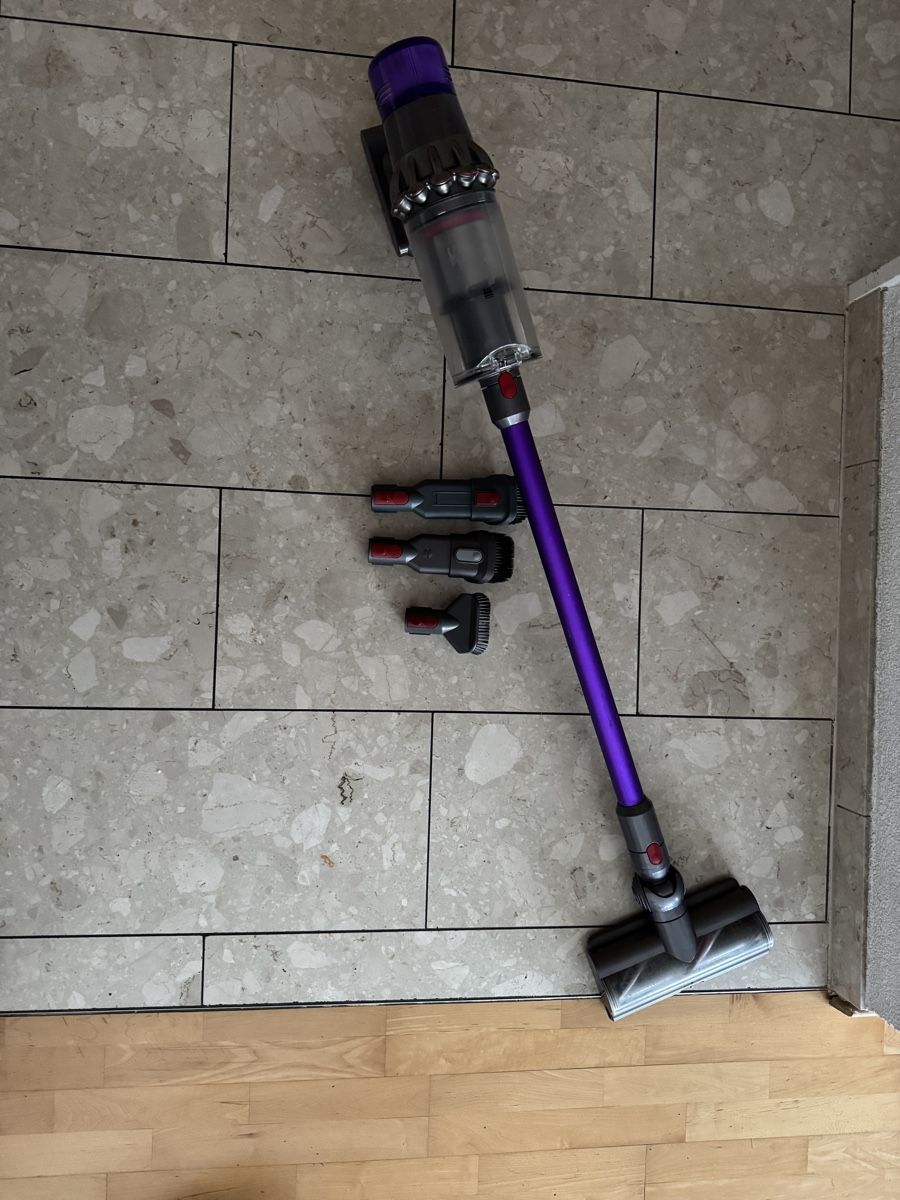 Dyson Staubsauger & Zubehör: Dyson v11 – Defekt aus Au SG von jel_gl6z 1