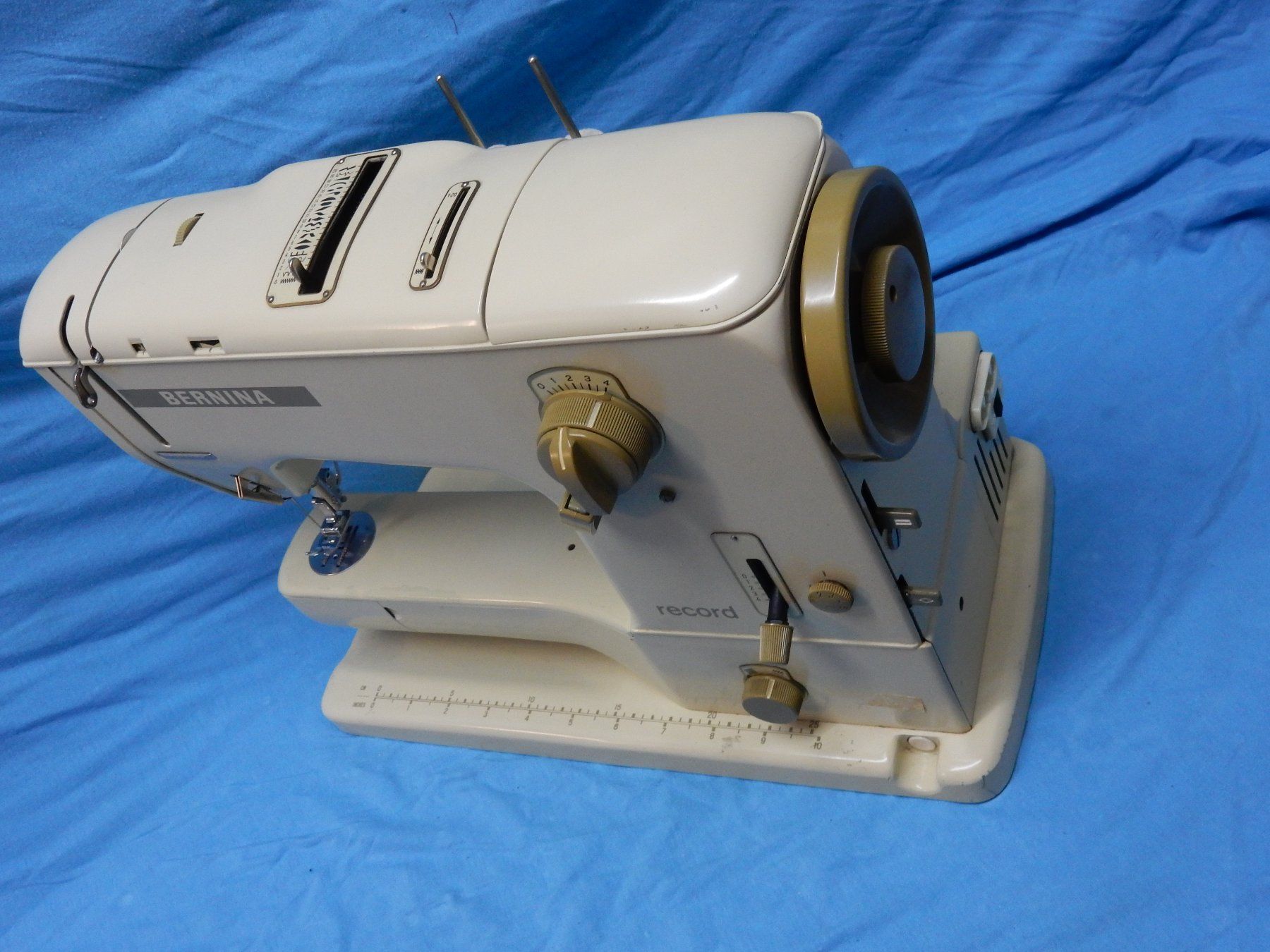 Bernina Machines à coudre: Bernina 730        26101 – D'occasion à Watt par Mariposa49 3