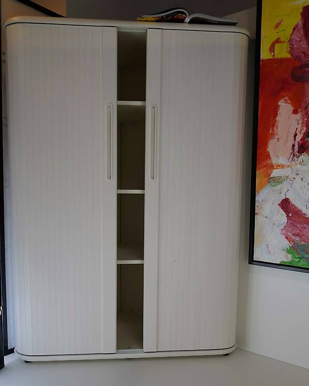 Armadi: Mid-Century Modern Signed Arredamenti Pillinini Eckerschrank – Usato da Beromünster venduto da VSNC 1