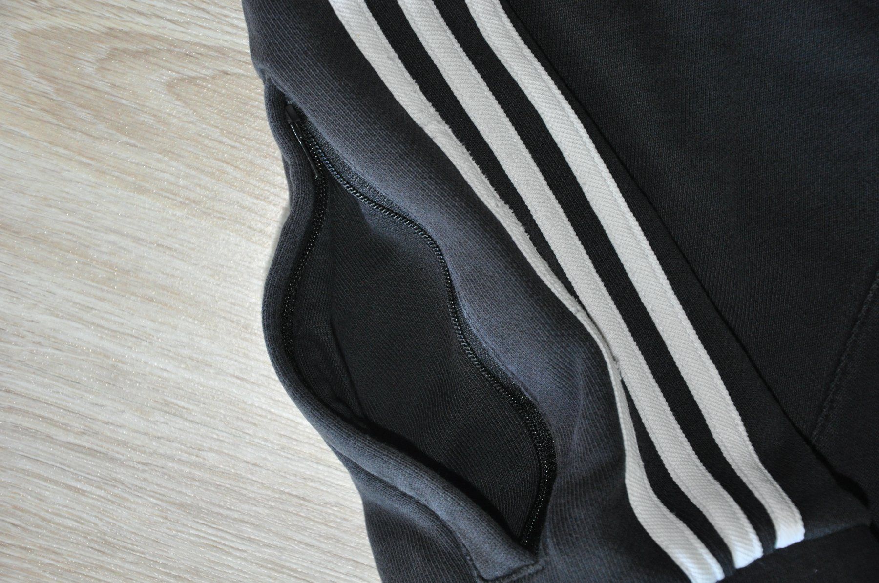 Adidas Hosen: Herren ADIDAS Trainerhosen - Grösse L – Gebraucht aus Winterthur von juve1972 7