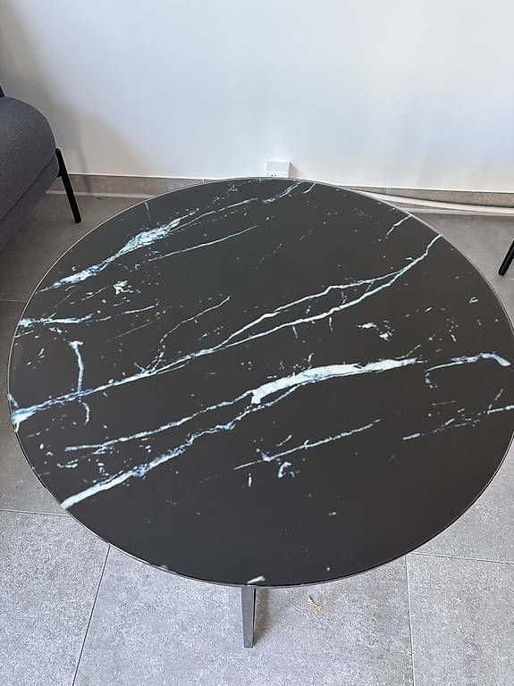 Tavoli: Wohnzimmertisch mit Glasplatte schwarz – Usato da Möhlin venduto da NineJa01 1
