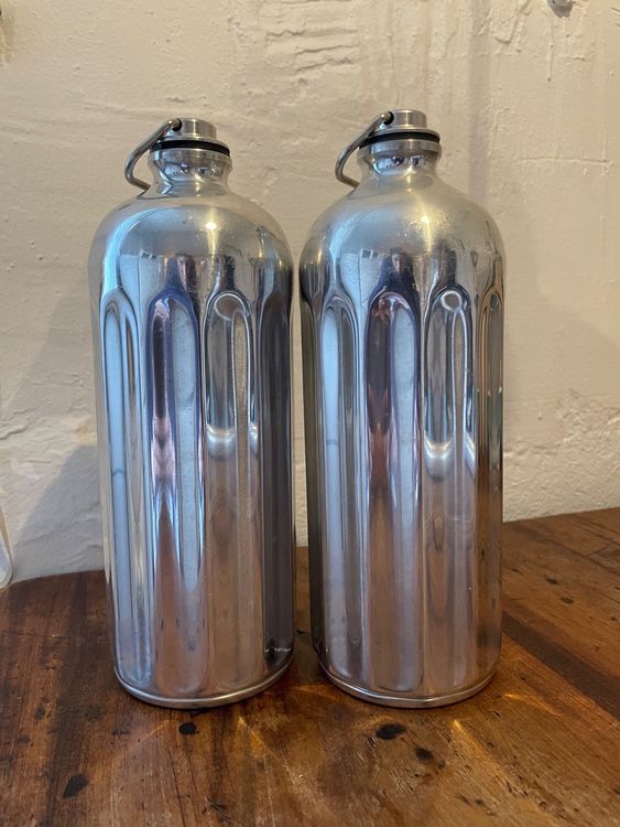 2 Vintage, aber neue, nie benutzte Aluminium-Wasserflaschen. 1