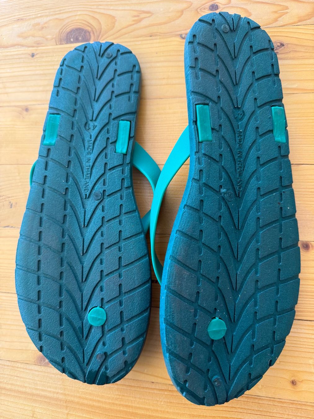 Herrenschuhe: Flip-Flops Grösse 41 Grün – Gebraucht aus Kirchdorf AG von coco123 1