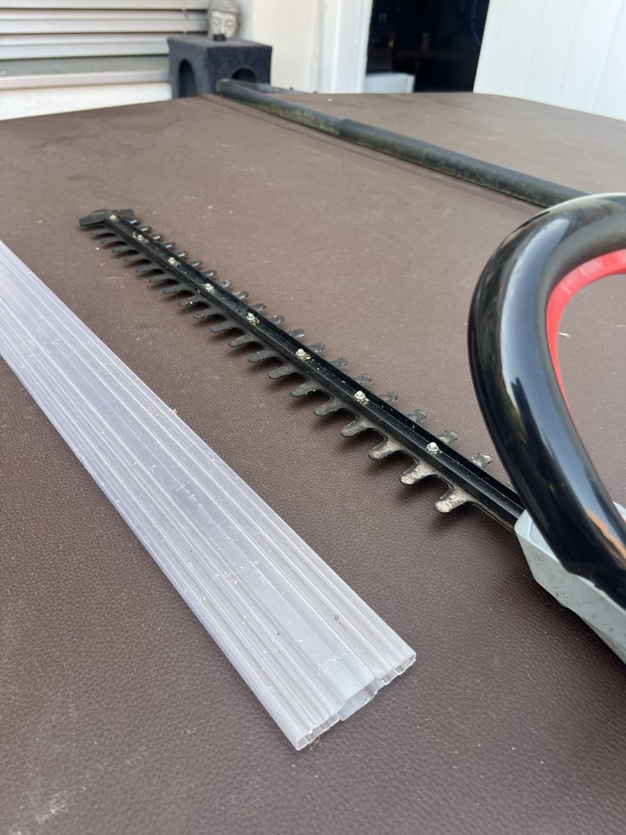 Tutti gli attrezzi: Pattfield PE-EHS 5560 Elektro Heckenschere – Usato da Zauggenried venduto da Mr-Jackman 2