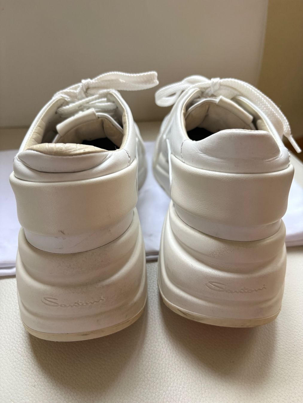 Santoni Scarpe da uomo: Santoni Ledersneaker Gr. 37 weiss – Usato da Härkingen venduto da sus_y7s8 1