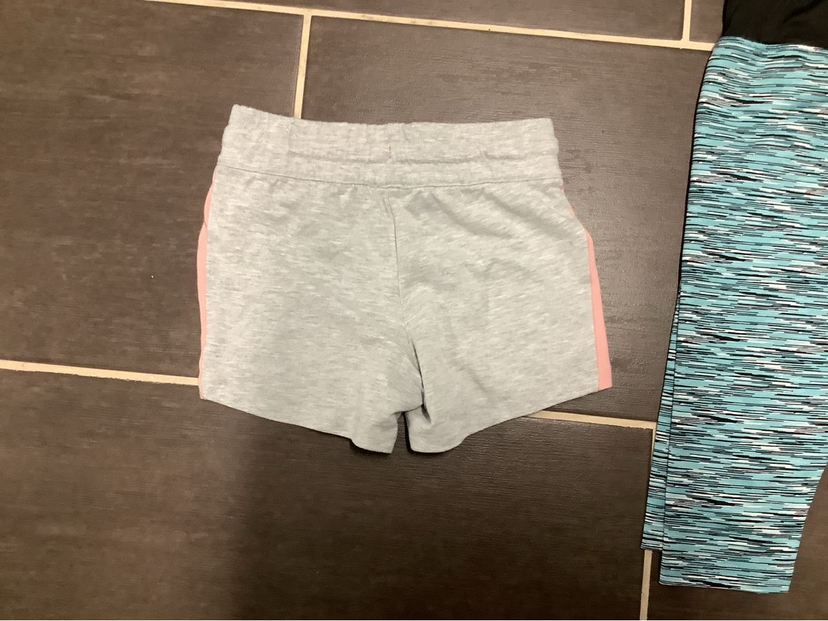 Lotti & Set di vestiti: Mädchen Sportkleiderpaket Gr. 128/134 – Usato da Brugg AG venduto da Sweety_pie 4