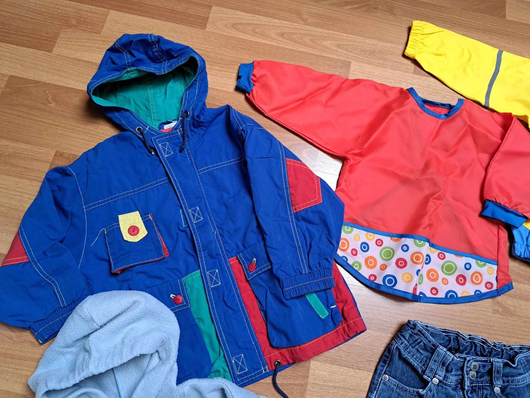 Lotti & Set di vestiti: Kleiderpaket 8-Teilig, Grösse 98 – Usato da Birrhard venduto da Pry 4